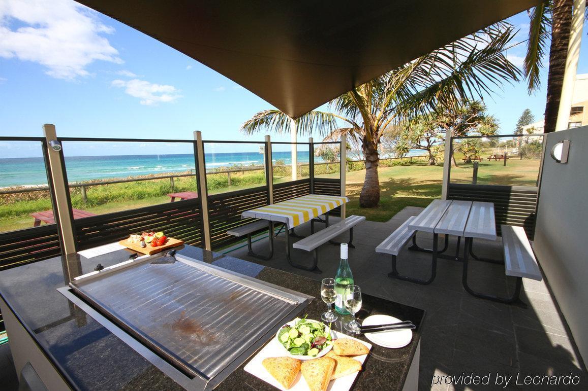San Simeon Beachfront Apartments Tugun Guldkusten Exteriör bild