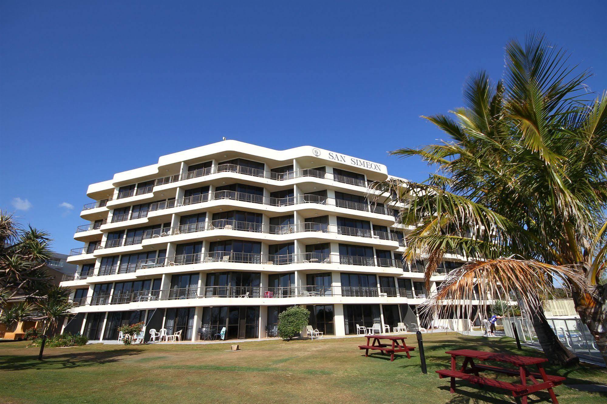 San Simeon Beachfront Apartments Tugun Guldkusten Exteriör bild