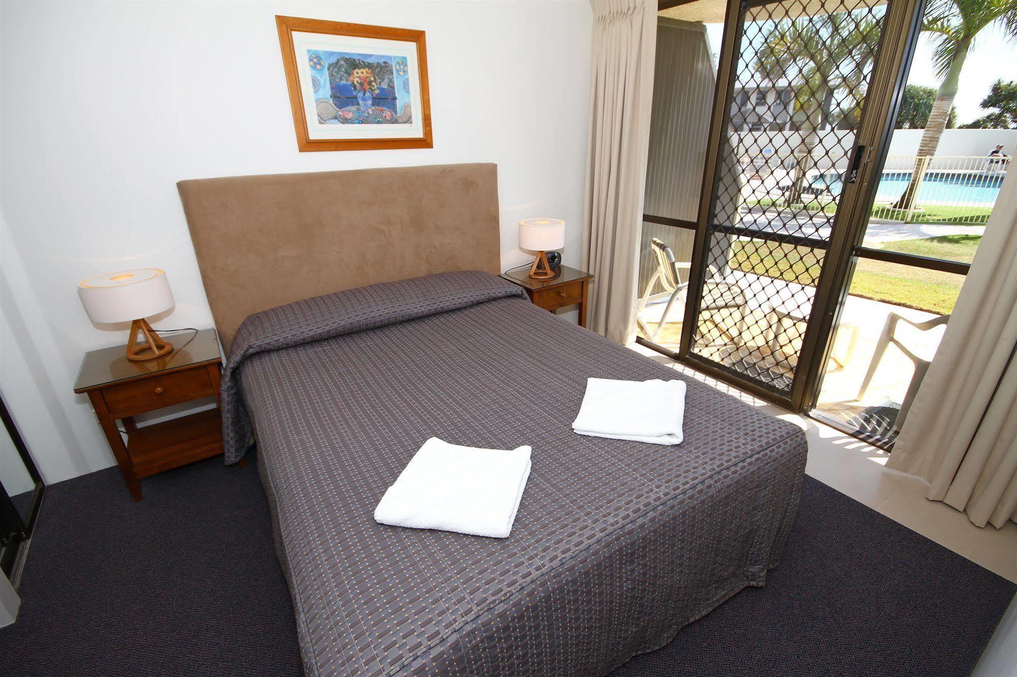 San Simeon Beachfront Apartments Tugun Guldkusten Exteriör bild
