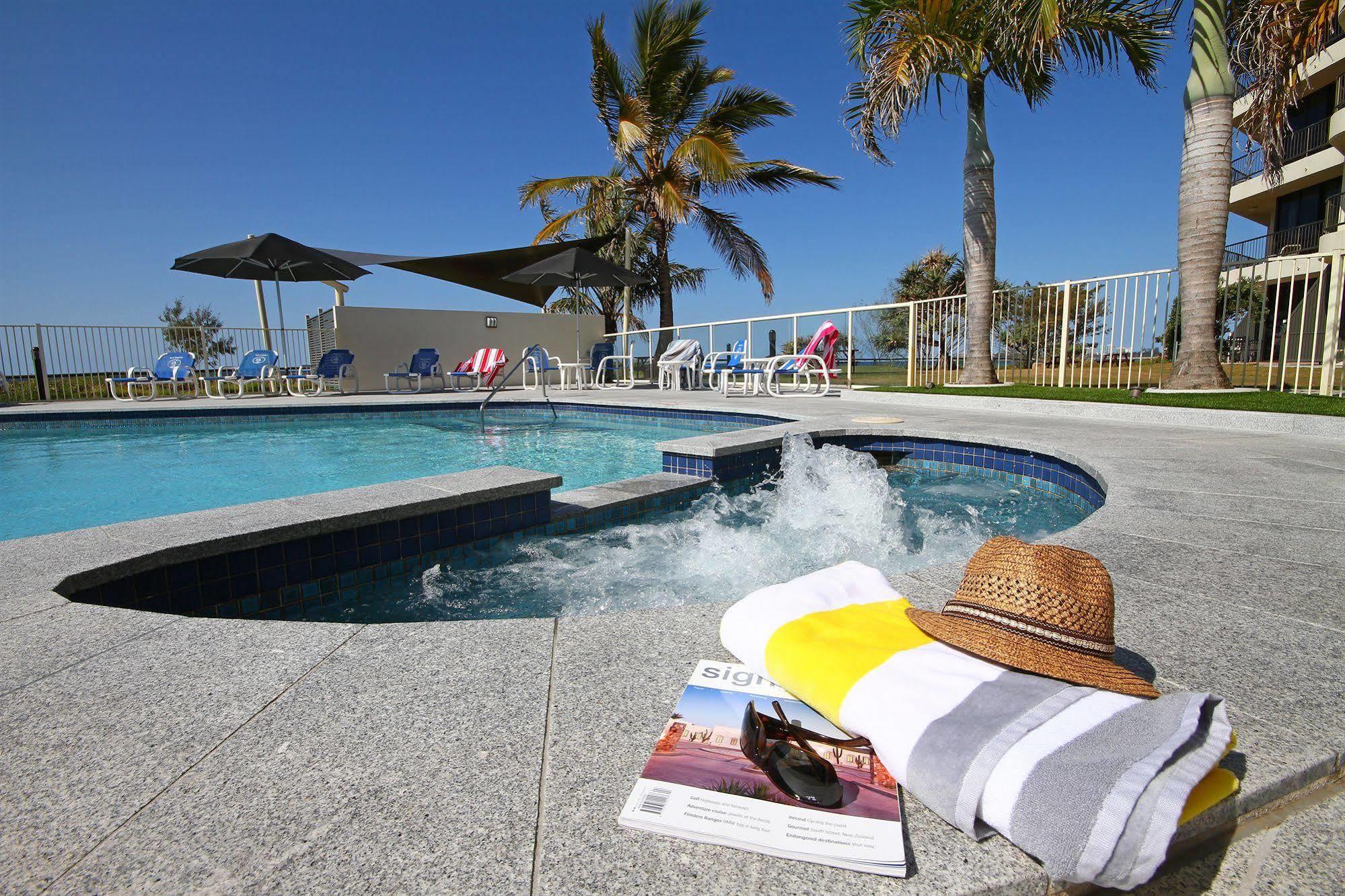 San Simeon Beachfront Apartments Tugun Guldkusten Exteriör bild
