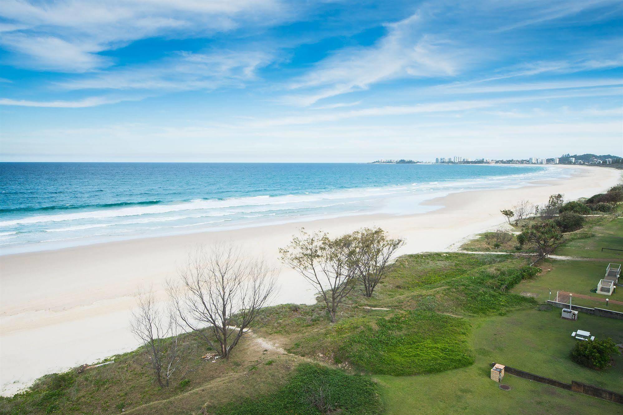 San Simeon Beachfront Apartments Tugun Guldkusten Exteriör bild