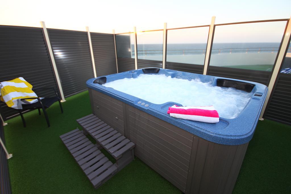 San Simeon Beachfront Apartments Tugun Guldkusten Exteriör bild