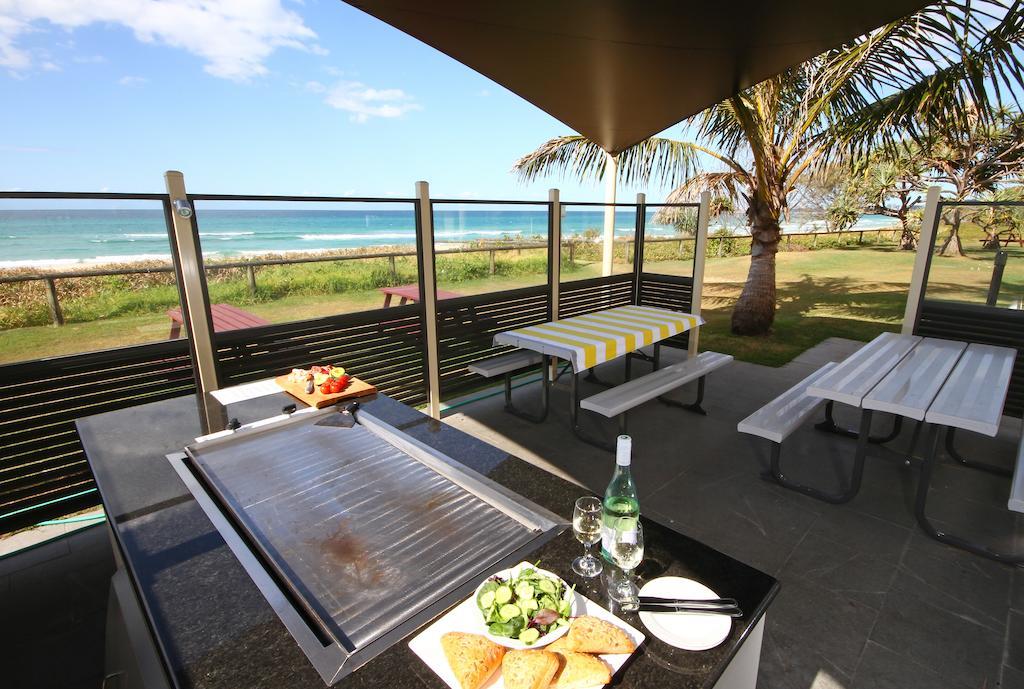 San Simeon Beachfront Apartments Tugun Guldkusten Exteriör bild