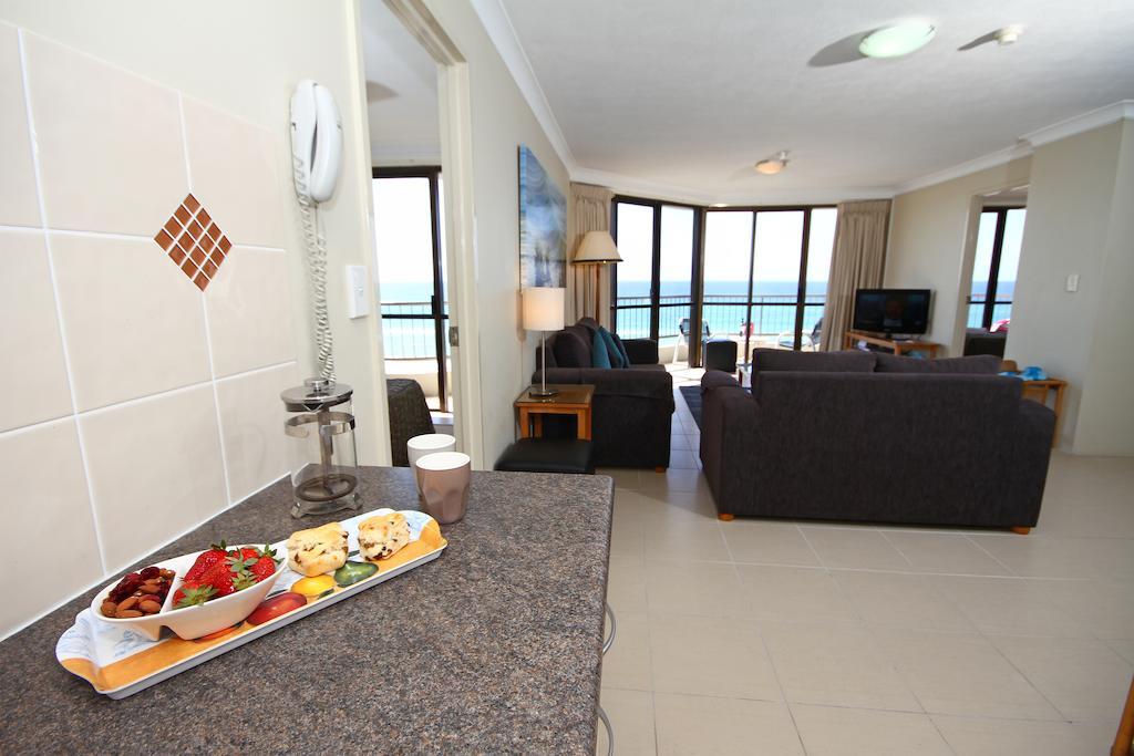San Simeon Beachfront Apartments Tugun Guldkusten Exteriör bild