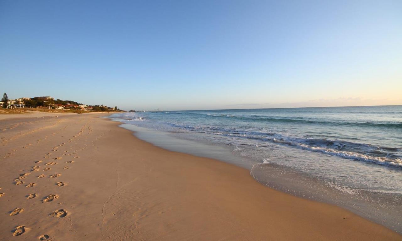 San Simeon Beachfront Apartments Tugun Guldkusten Exteriör bild